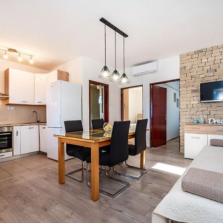Apartments Dreamy - Free Parking Nin Bagian luar foto